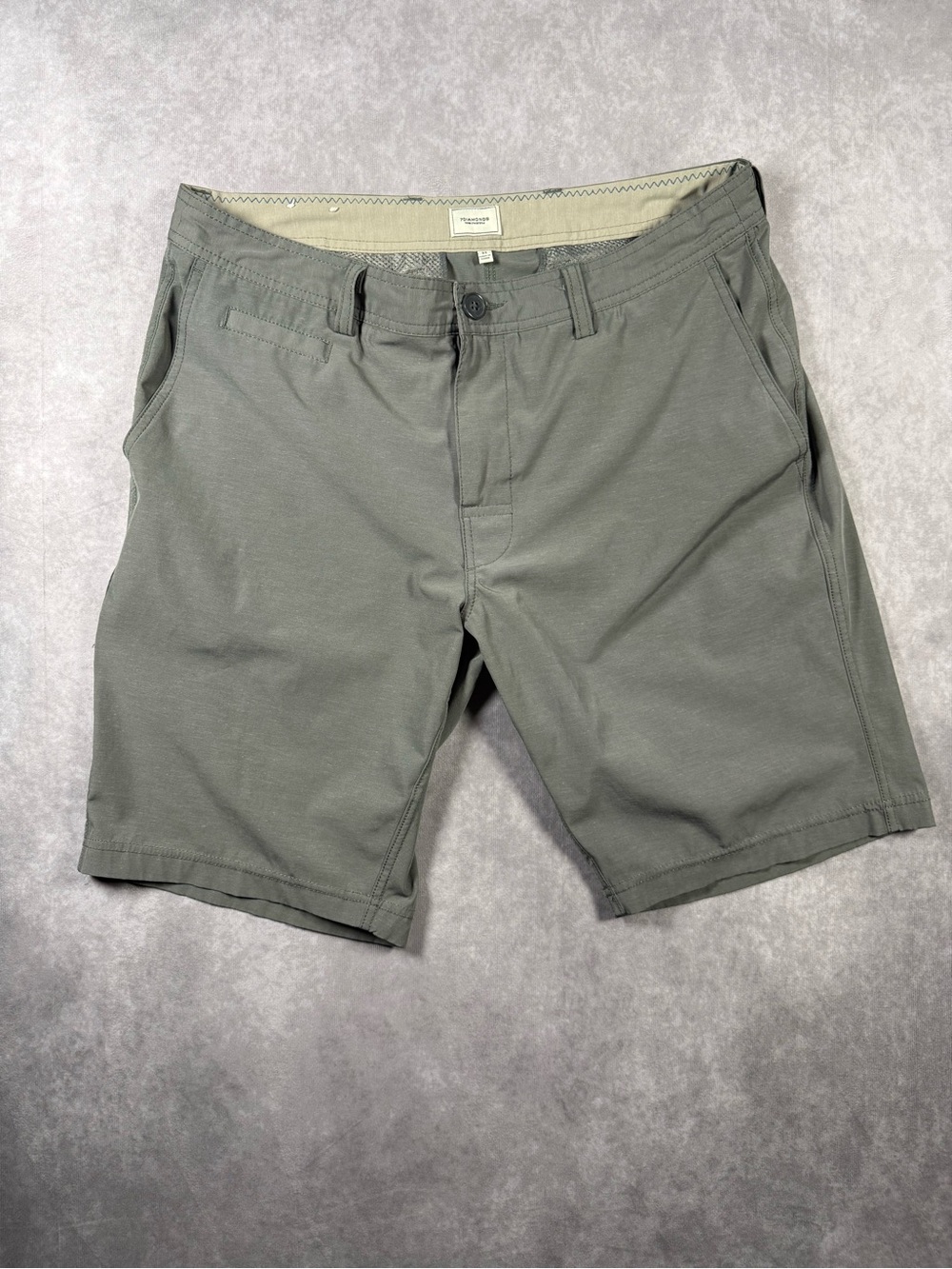 7 Diamonds Men's  Gray Casual Stretch Shorts Size 33